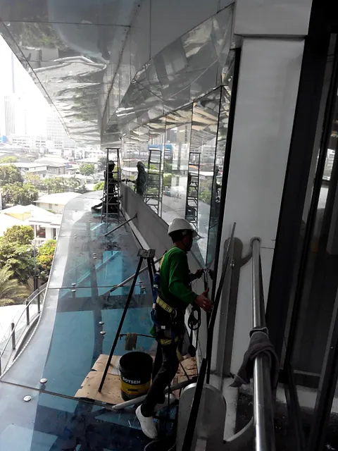 Exterior Window Cleaning: URABES crew on site, photo 14 of 19