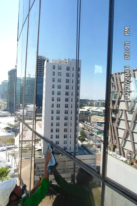Exterior Window Cleaning: URABES crew on site, photo 18 of 19