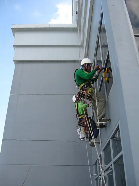 Glass and ACP Glazing (Sealant): URABES crew on site, photo 1 of 20