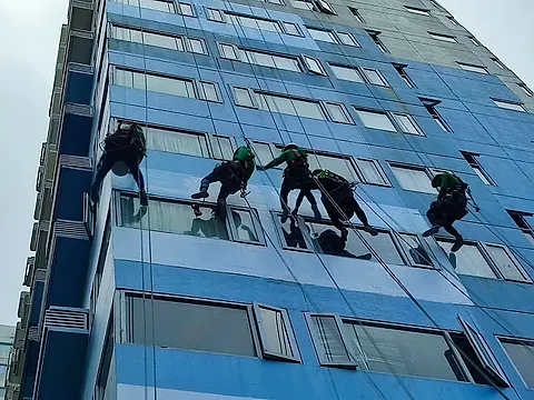 Glass and ACP Glazing (Sealant): URABES crew on site, photo 11 of 20