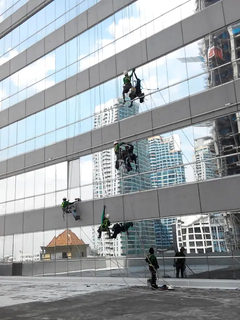 Glass and ACP Glazing (Sealant): URABES crew on site, photo 15 of 20